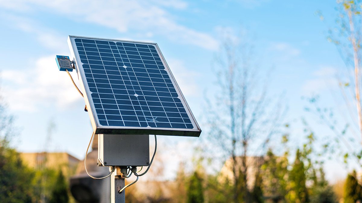 Cómo funciona un regulador solar y cuál es su importancia